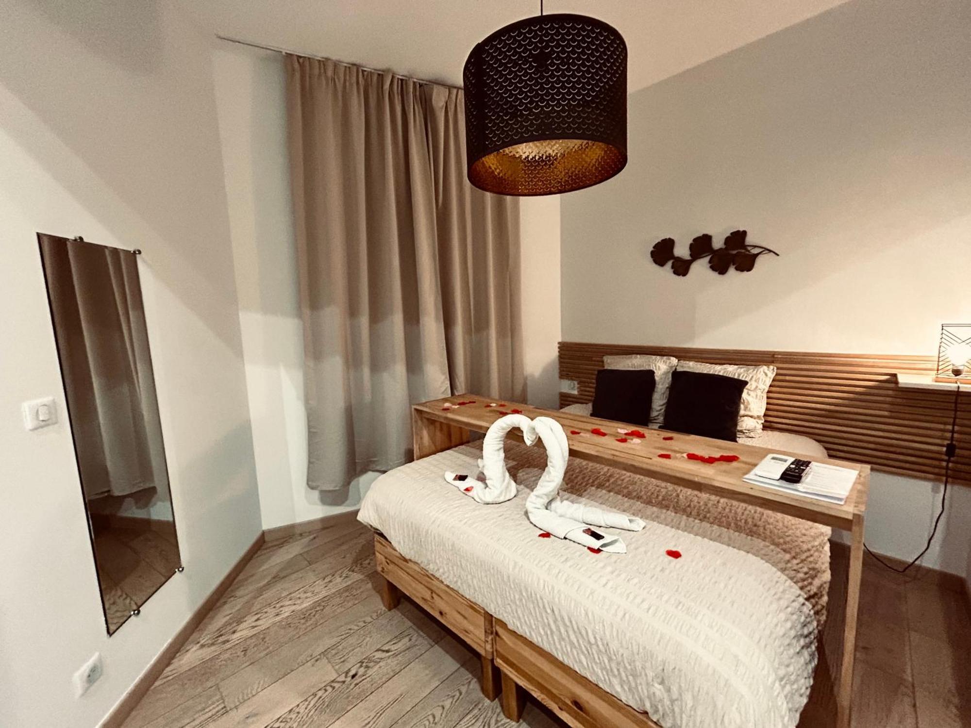 Mieuxqualhotel jacuzzi privatif Le rond Bordeaux Extérieur photo